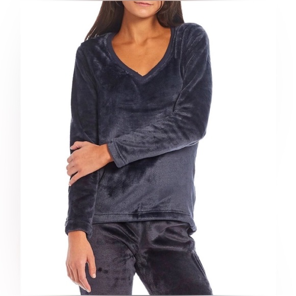 UGG Top Daisy Fleece  V-Neck Long Sleeve Lounge Top- Brand New With Tags - Picture 4 of 11